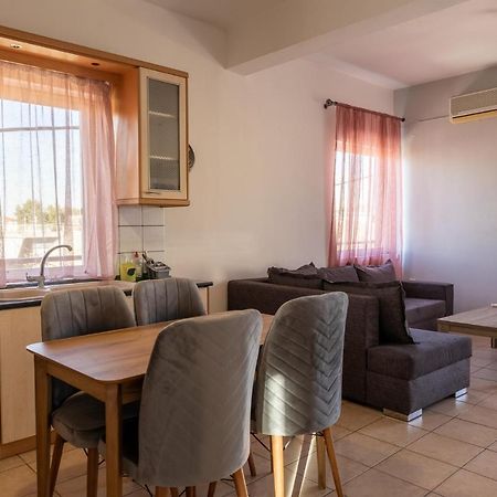 Deluxe Apartment La ลาริซา ภายนอก รูปภาพ